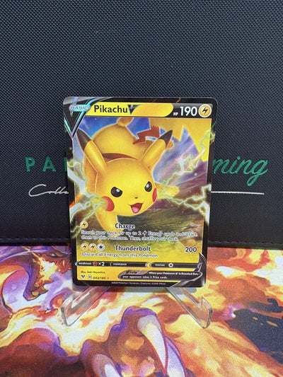 Pokémon TCG Pikachu V Vivid Voltage 043/185 Holo Ultra Rare