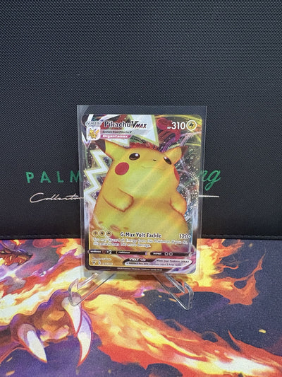 Pokémon TCG Pikachu Vmax Vivid Voltage 044/185 Holo Ultra Rare